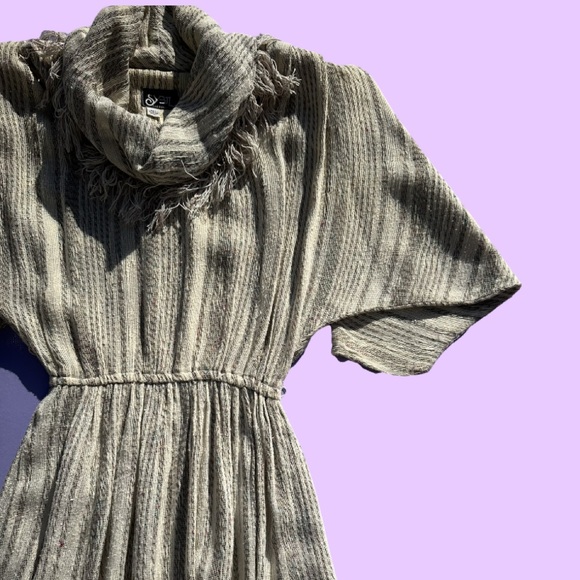 Rare! Sybil California Cowneck Dress
Vintage 1980's - Picture 6 of 7